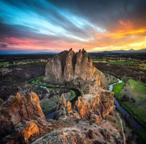 Smith Rock State Park - Photo by @weownthemoment